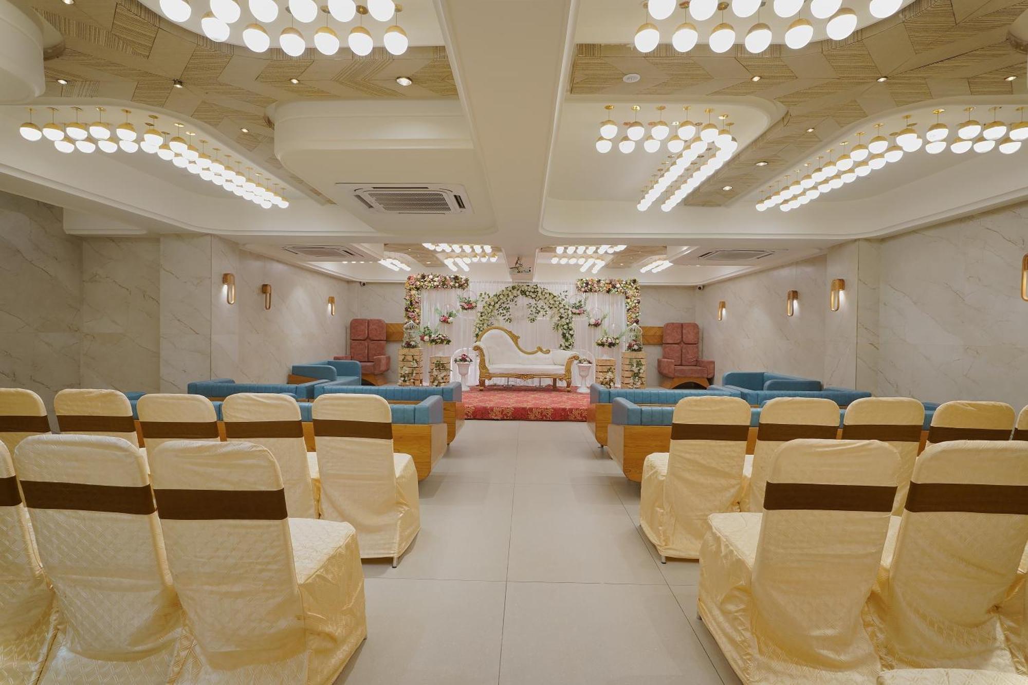 Artilla Inn Ahmadabad Zewnętrze zdjęcie