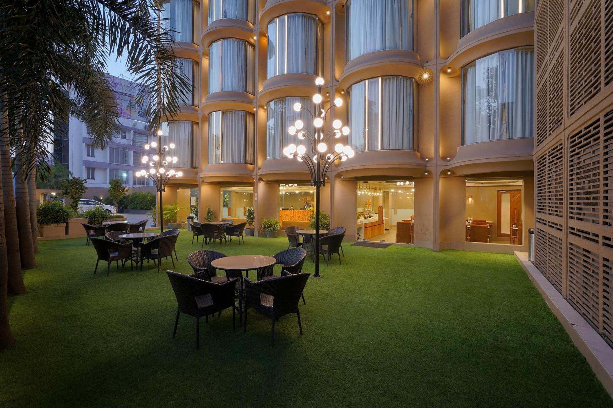 Artilla Inn Ahmadabad Zewnętrze zdjęcie