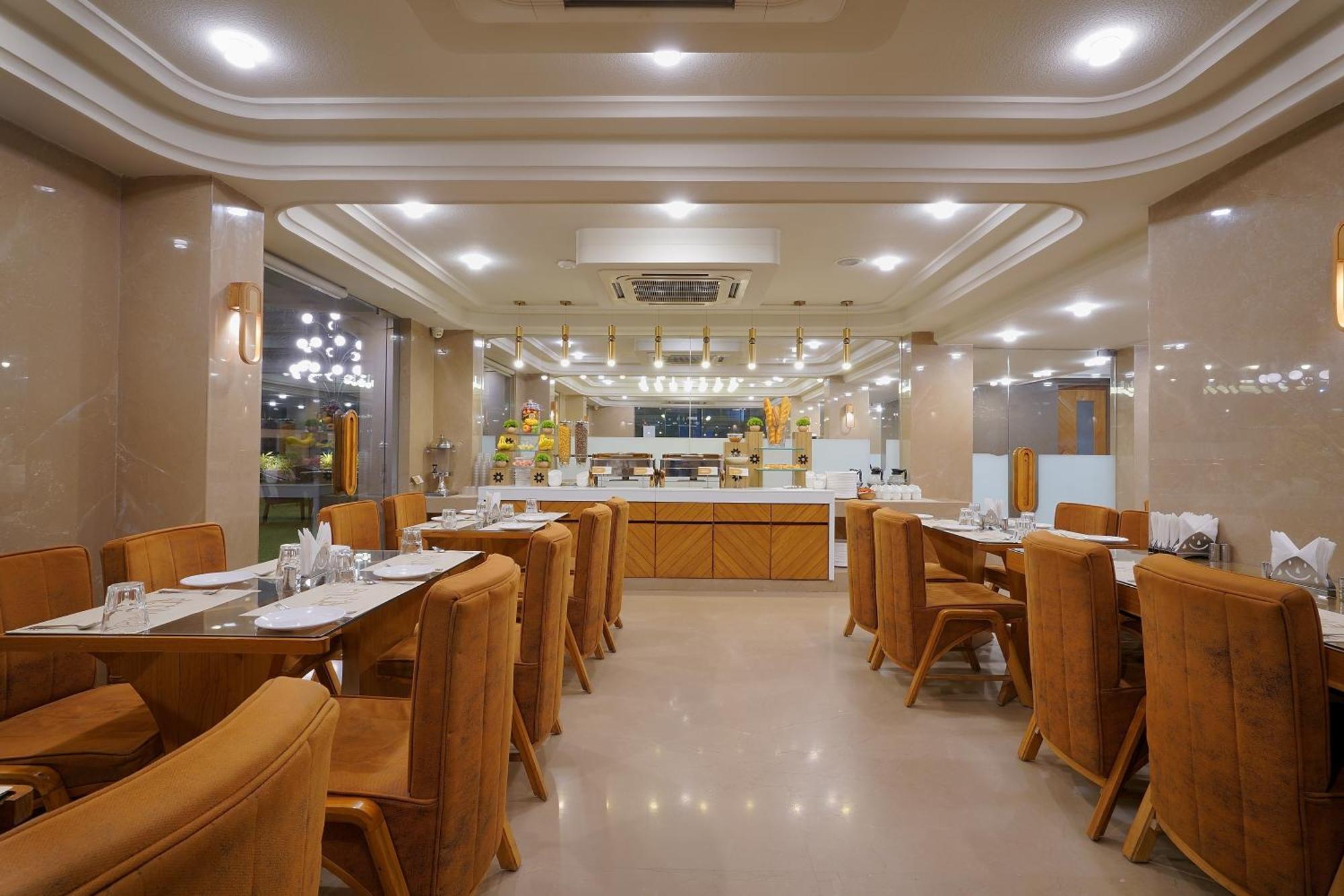 Artilla Inn Ahmadabad Zewnętrze zdjęcie