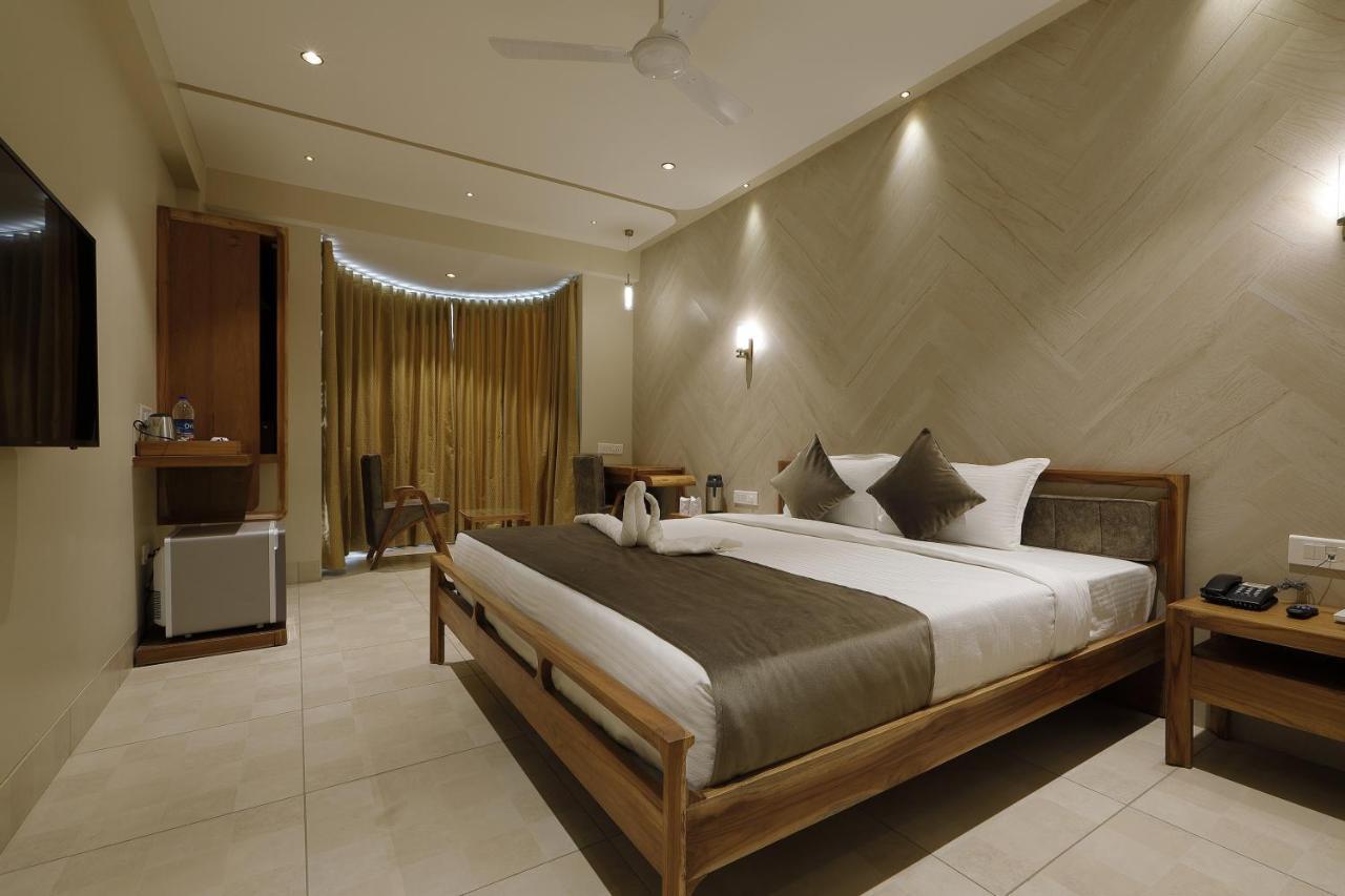 Artilla Inn Ahmadabad Zewnętrze zdjęcie