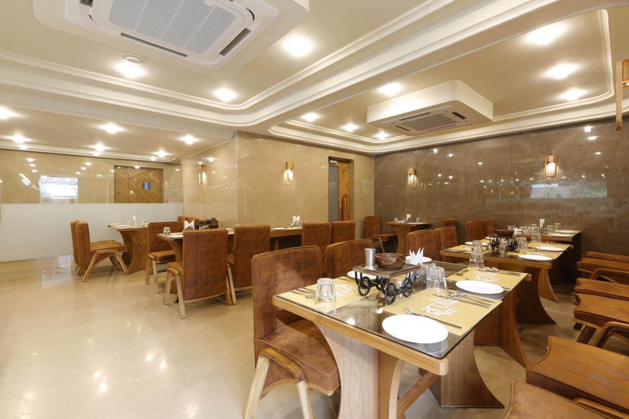 Artilla Inn Ahmadabad Zewnętrze zdjęcie