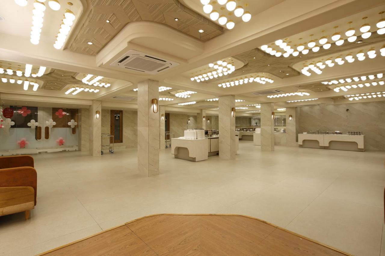 Artilla Inn Ahmadabad Zewnętrze zdjęcie