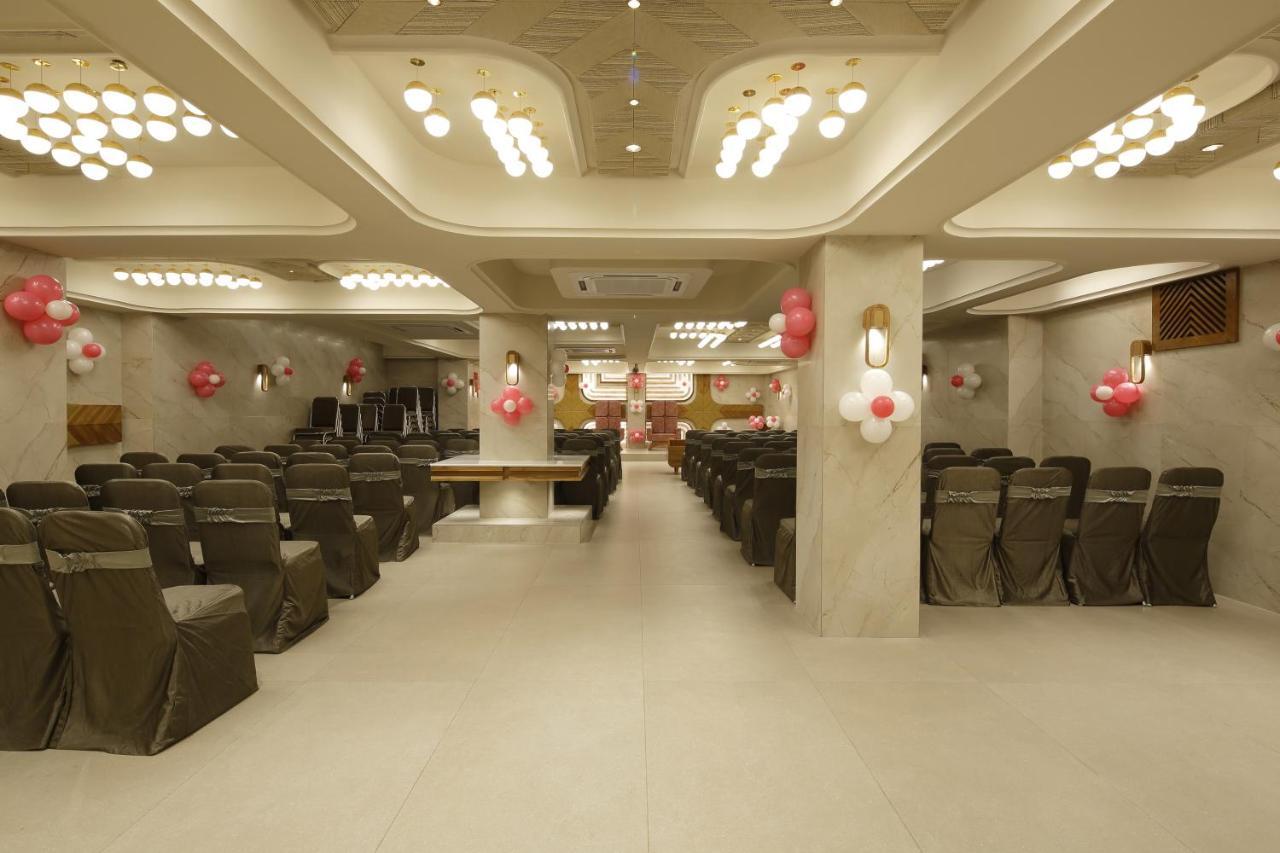 Artilla Inn Ahmadabad Zewnętrze zdjęcie