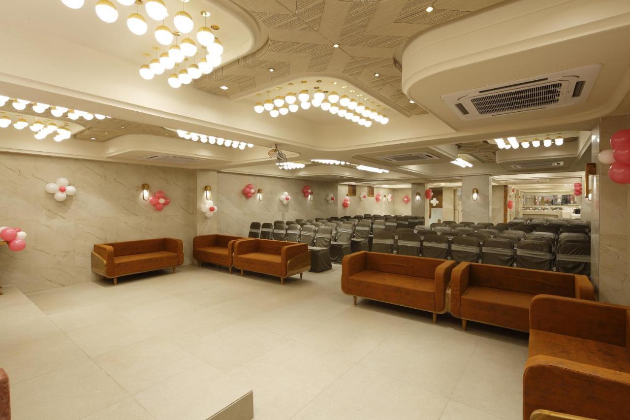 Artilla Inn Ahmadabad Zewnętrze zdjęcie